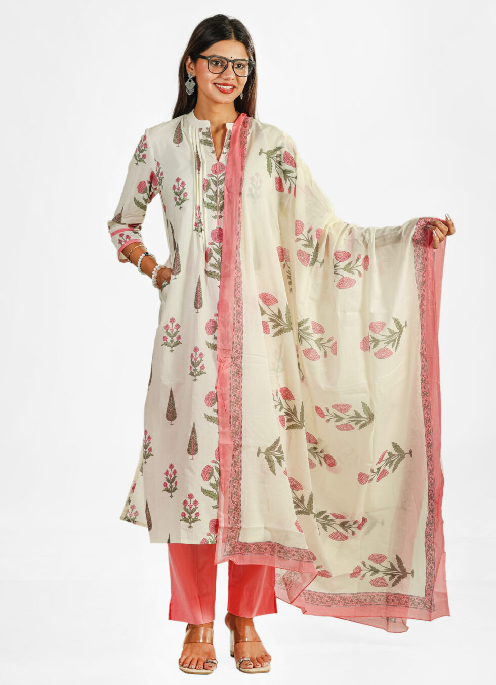 Elegant Floral Block Print Cotton Kurta for Women – Off White & Pink